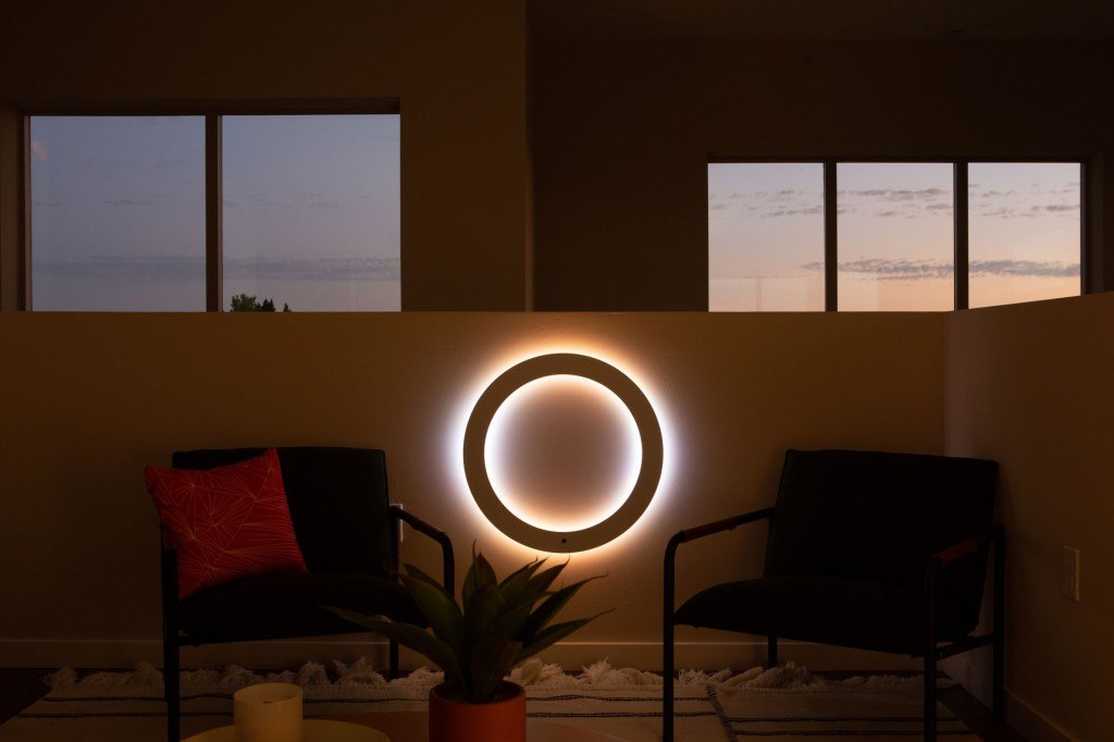 HiTechchic's tweet photo. NEW: #RocketLife #Launches #CircleLight Wall Light with #3D #GestureControl. @RocketLife @nrpena #3DGestureControl #WallLight https://t.co/sZ9hqTfuPv https://t.co/ZqjgZ6MRx4