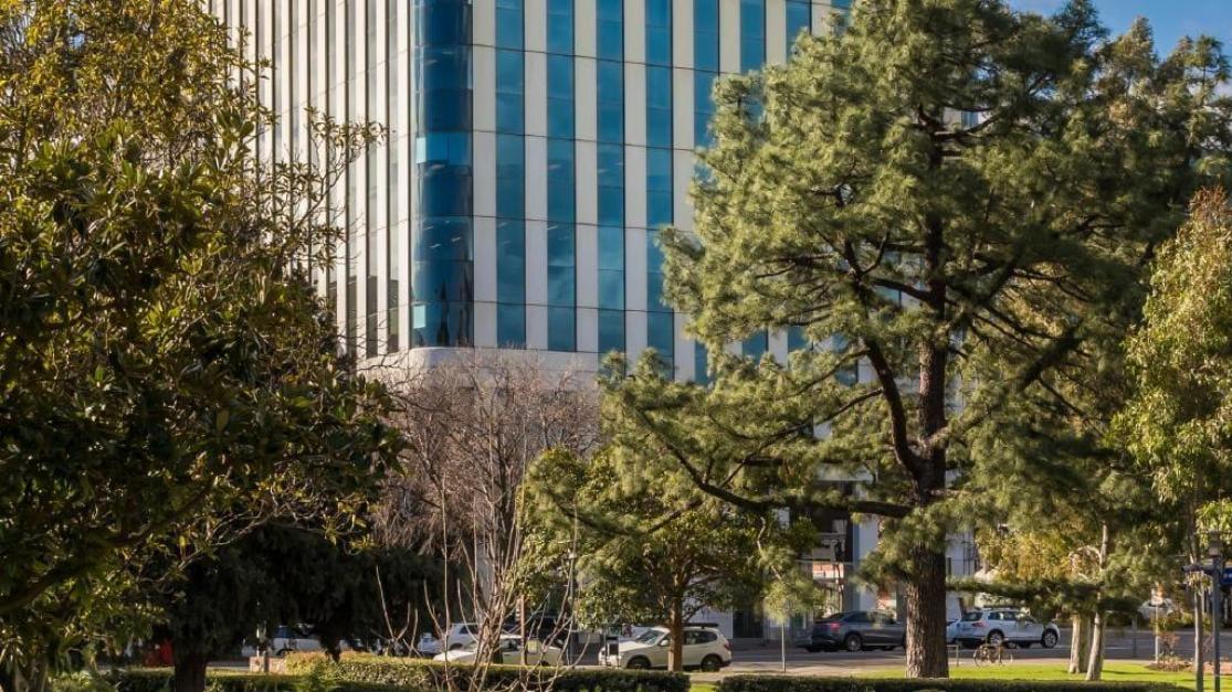 CityofAdelaide's tweet photo. The thriving technology sector and the City of Adelaide’s Ten Gigabit Adelaide fibre optic network have acted as key drivers in bringing a new $150m project from investment fund Quintessential Equity to Adelaide #InvestinAdelaide #Adelaide10Gb #10GA https://t.co/s8ZYi4kHo2 https://t.co/Fdizttc30v