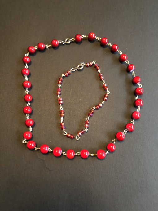 RollJewelry's tweet photo. $15 Red Choker/Bracelet
#necklace 
#custommade 
#HandmadeHour 
#rocknroll 
#pendent 
#Georgia 
#Nice 
#cute 
#prettylittlething 
#jewelry 
#jewelryaddiction 
#jewelryshop 
#jewelrylovers 
#jewelrydesign 
#jewelrydesigner 
#choker 
#bracelet https://t.co/Y7OQrsOSum