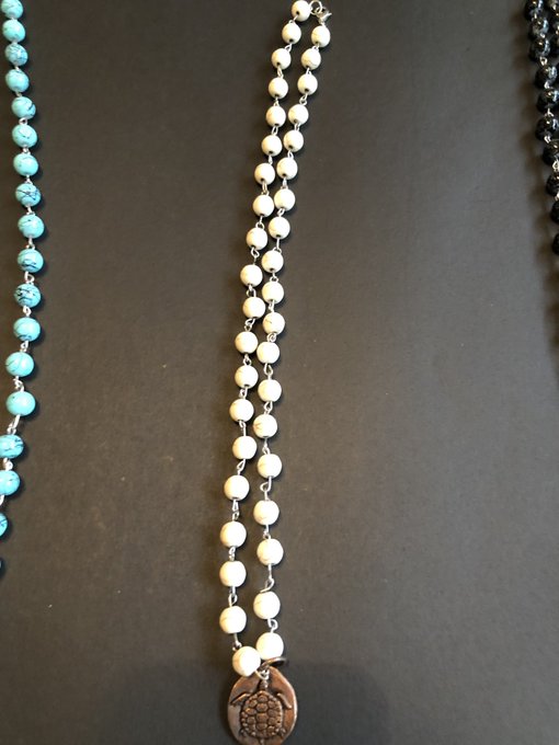 RollJewelry's tweet photo. $15 Bronze Turtle Pendent/ Tan beads
#necklace 
#custommade 
#HandmadeHour 
#rocknroll 
#pendent 
#Georgia 
#Nice 
#cute 
#prettylittlething 
#jewelry 
#jewelryaddiction 
#jewelryshop 
#jewelrylovers 
#jewelrydesign 
#jewelrydesigner 
#turtles https://t.co/6mS1hNGyyW