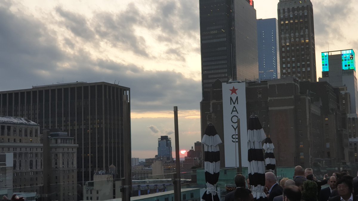 Nic On Twitter Sunset From The Monarch Rooftop Bar At 71 W 35th