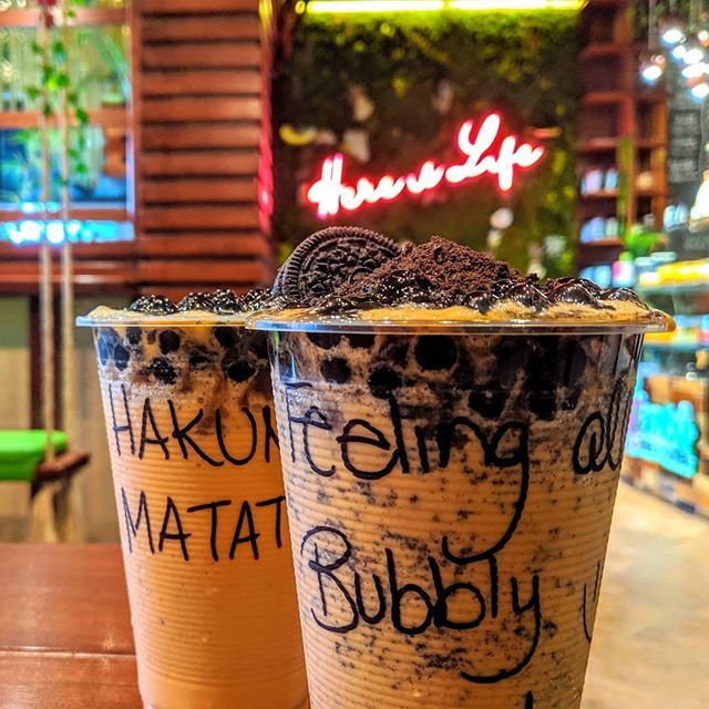 bambubelize's tweet photo. 🚨Do you like Oreos?? Do you like Thai Tea?? THAI THIS!!
.
#hereislife #bambuteacoffee #oreothaitea #tapioca #thaithis #drinkspecial #newdrink #trendyplaces #urbanjungle #mosswalls #coloringlife #colorfuldrinks #sanignacio #santaelena #belize https://t.co/96NNaD2mhn https://t.co/zLR5KCDDL6
