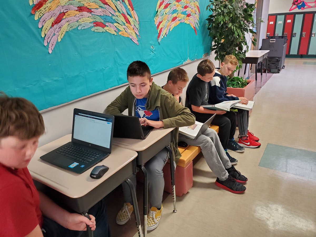 LearningwithMsG's tweet photo. Grade 7s are working together to discover varius Canadian indigenous groups. They will present to their classmates next week to share information. https://t.co/xQsiEmdl8G