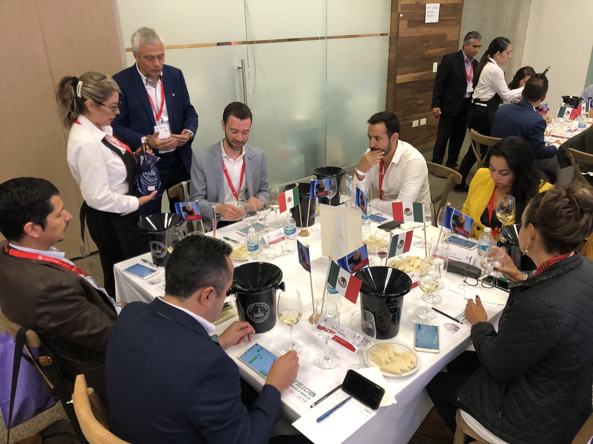 MexicoSelection's tweet photo. Les compartimos nuestras mesas de cata, 5 comisiones de especialistas evaluarán durante 3 días los mejores vinos y espirituosos del país! 
Les deseamos suerte a todos nuestros productores nacionales en la 3ª edición del México Selection by CMB #Aguascalientes2019 ! 🍷🍇 https://t.co/DH51czqxsA
