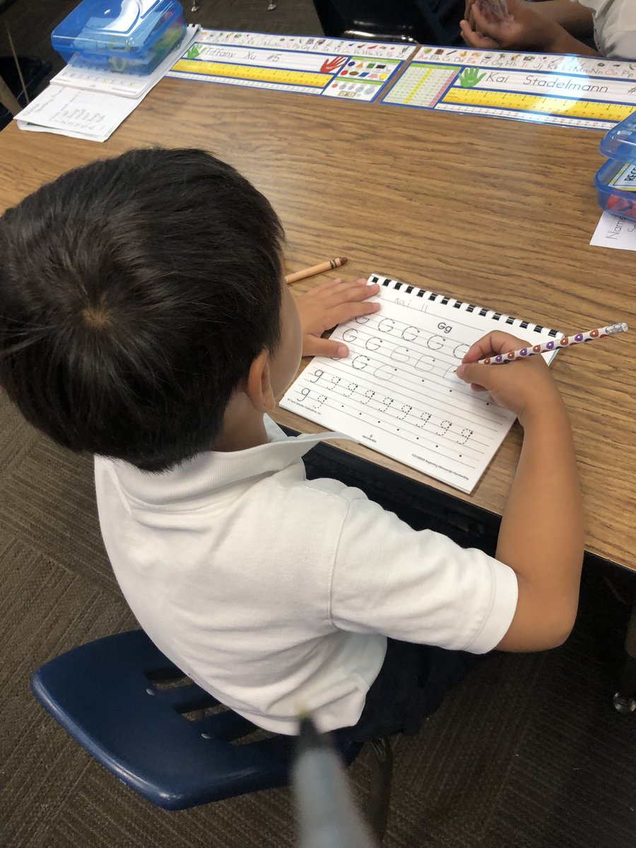 lantonha's tweet photo. Our second stop of the #AUSDInduction elementary field trip is in @Bruinmom12 1st grade class!
🥰Students are engaged in their weekly choice activity to support their learning.
✨Choices are displayed for students!
#CSTP1 #CSTP2 #studentagency @ArcadiaUnified https://t.co/DyMcTz4iBP