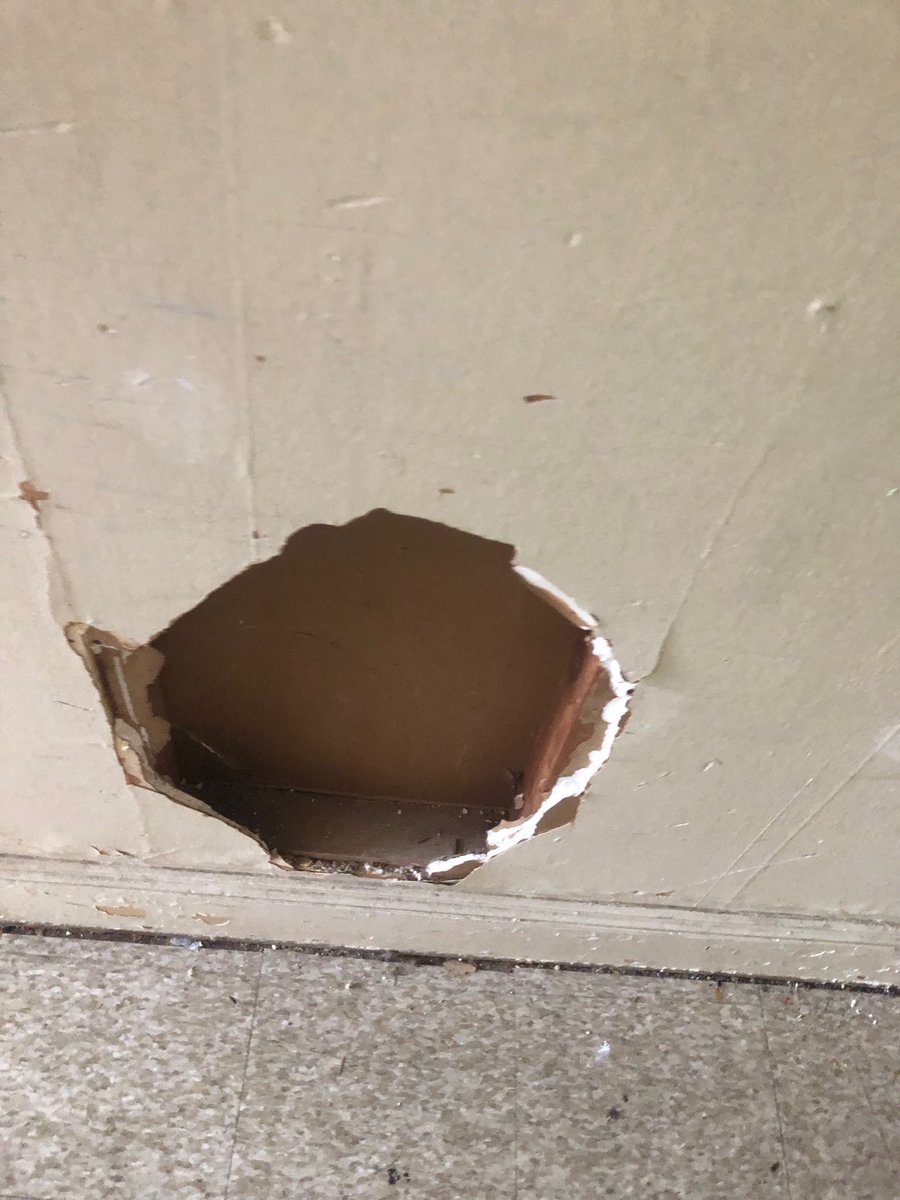 Fix_flip_Philly's tweet photo. Can’t fix so can’t sell?  We buy! #cashforhomes #buyingjbhomes #pa #nj #ny #ct #anycondition #anyreason https://t.co/BKcKHDM4Hp