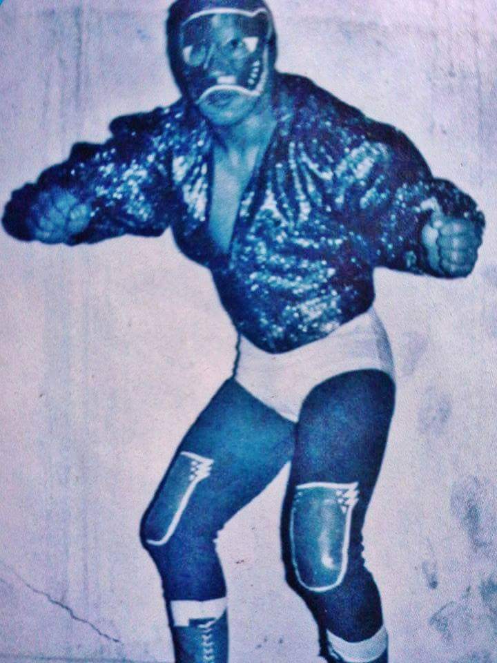 DivinosL's tweet photo. Hoy en este día queremos felicitar al jefe de jefes al gran maestro lagunero #BluePanther @BlackCmll @bluepantherjr #DivinosLaguneros #CachorroLagunero https://t.co/TuyP4mc9Y7