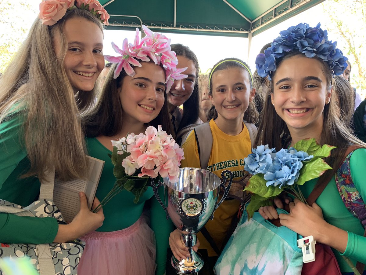 StTheresa_CG's tweet photo. Getting ready to go to @StBrendanHigh for the Academic Olympics! #musketeerpride #stsrocks #letswinanothertrophy https://t.co/EiWKGCEYlb