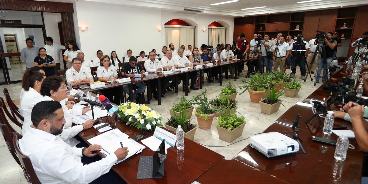 Para revisar los avances en materia financiera, el día de hoy presidí junto con <a href="/HaideSerrano/">Haide Serrano</a> la rueda de prensa del #InformeADetalle donde expliqué las acciones implementadas por la <a href="/Sefiplanqroo/">SEFIPLAN</a> en estos 3 años del Gobernador <a href="/CarlosJoaquin/">Carlos Joaquín</a> 

#ResultadosDelCambio