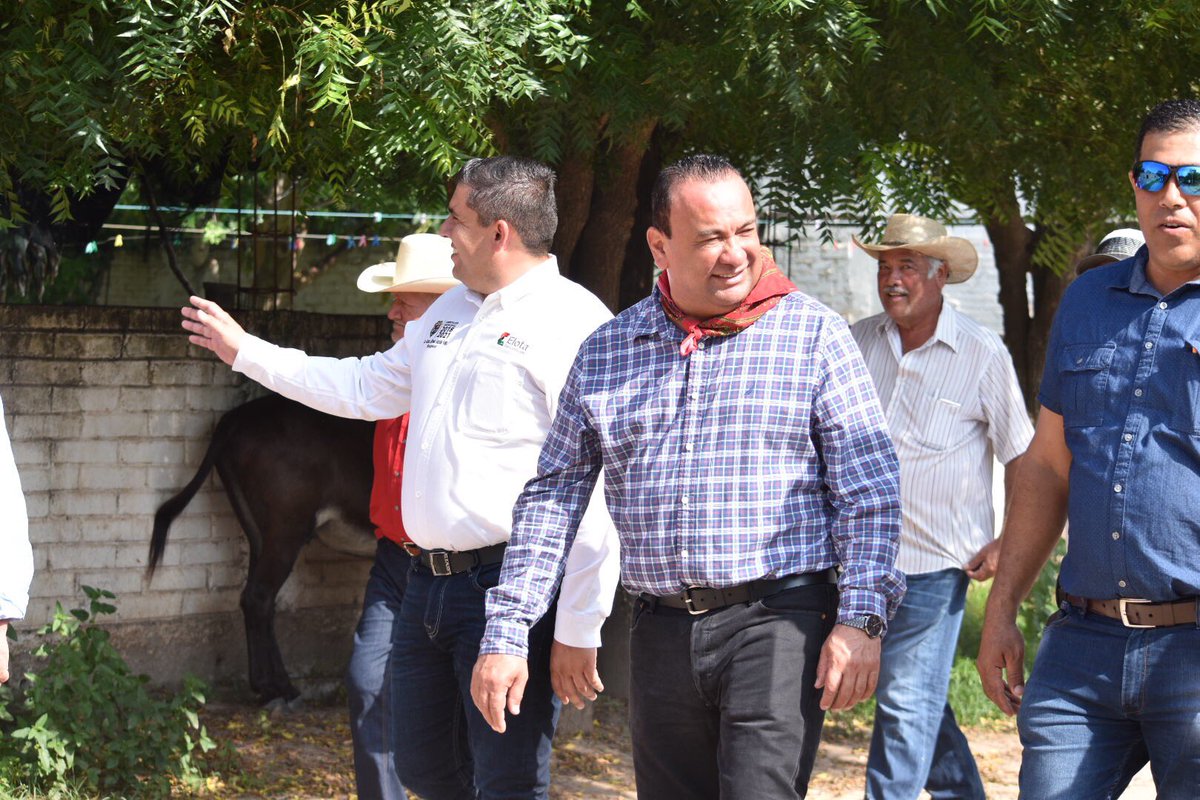 GeovaniEscobar's tweet photo. Andamos en el Pueblo Señorial Elota, festejando el 52 aniversario del ejido en compañía de mis amigos y amigas y, a la vez, haciendo compromisos con los ciudadanos. #ElotaEresTúSomosTodos https://t.co/k7dZVjpjA3