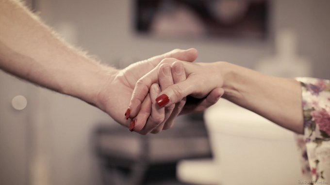 All she needs is a strong young man 💪  @ericalaurenmilf and @itsmichaelvegas star in 'Extra Care' on<a class="tags" href="/tag/ericalaurenmilf">@ericalaurenmilf</a><a href="/tag/ageandbeauty"class="tags"><span>#ageandbeauty</span></a>