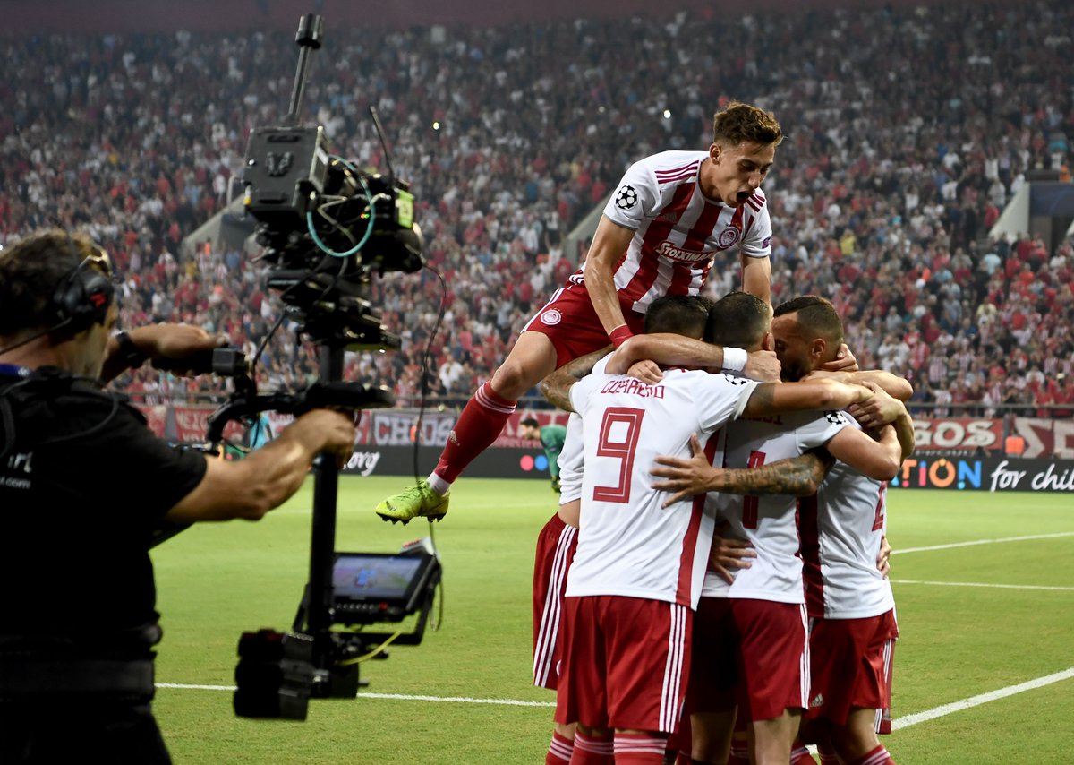 ChampionsLeague's tweet photo. 2-0 down? No problem.

@olympiacosfc 👏👏👏

#UCL https://t.co/Q4vlxxIQEv