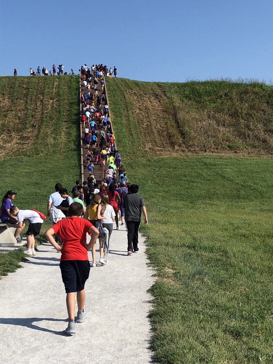 RogersMiddleSch's tweet photo. 7ty grade Team Hawk and Team Falcon ventured to @CahokiaMounds today! They also took over @AfftonSchools Instagram feed! Check them out. @RogersMiddleSch #HAWKsquawk #FearlessFalcons #afftonstrong https://t.co/B72KhSEkPn