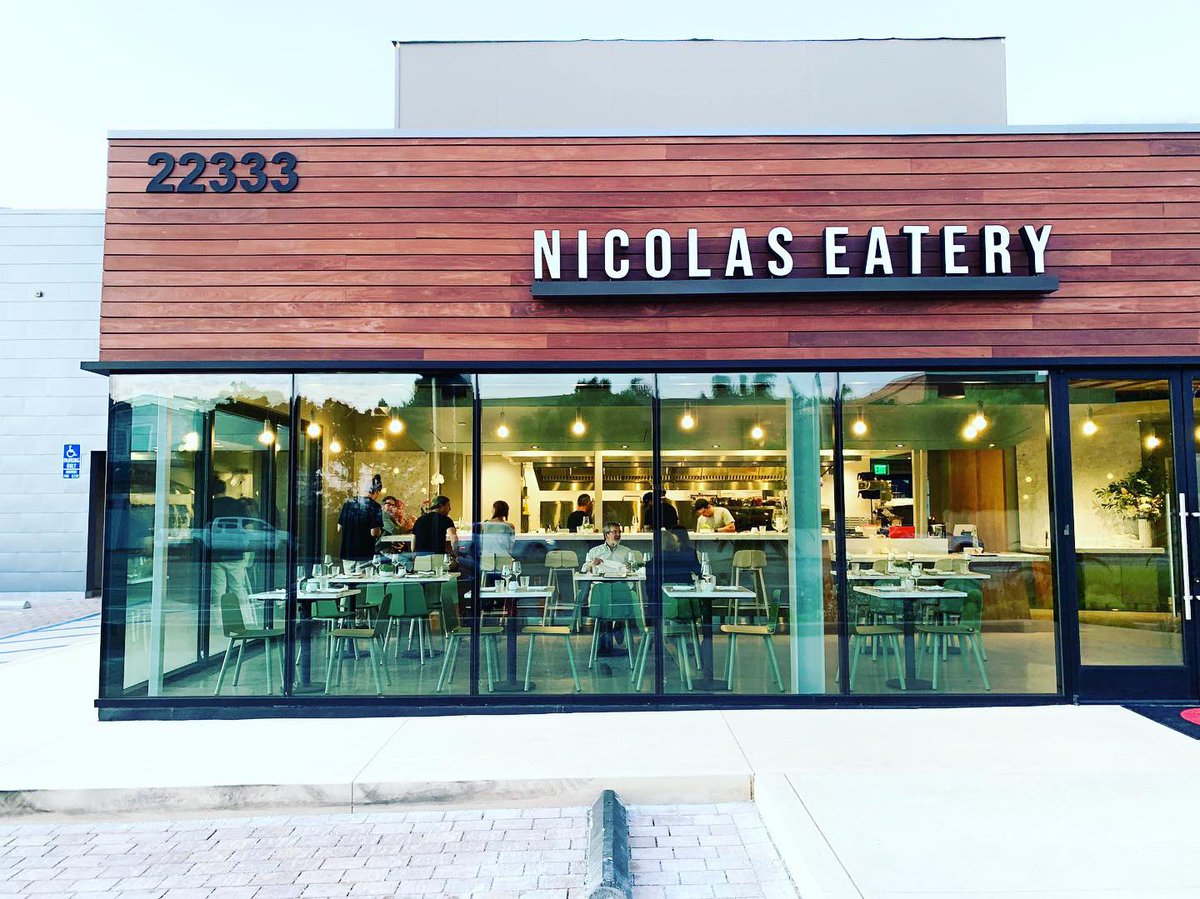 Malibu’s Nicolas Eatery on PCH serves up salads, a yummy French onion soup, a #lobster roll, #tuna tartar, #salmon with vegetables and a #vegetarian #moussaka. All excellent! @nicolaseatery #nicolasestery @eater_la #eaterla #food #malibu #maliburestaurant #foodie #iphonexs