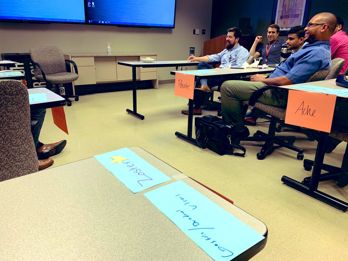 MedicalTechDoc's tweet photo. An innovate case based presentation on RUQ US by the great Dr Amanda Pannu. #FMRevolution @OSUWexMed https://t.co/zjT9uD2jlR