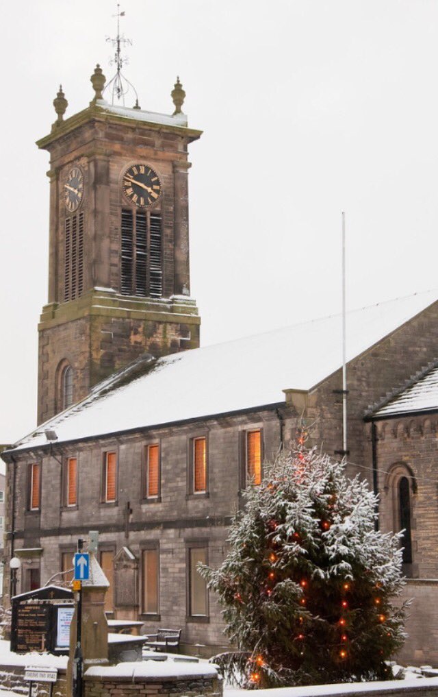 It'll soon be #Christmas so Meltham Business Association are looking for #Volunteers to help with the #ChristmasLights on Saturday 30th November. PM us if you're interested