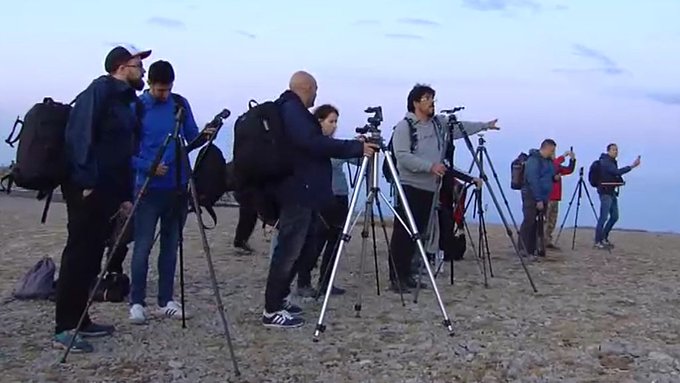 aragonturismo's tweet photo. Los cielos de las zonas rurales de Teruel, idóneos para disfrutar del turismo astronómico. 
👉 https://t.co/8XqOkQEC8q Vía @informativost5 
#Astroturismo #Aragón #Teruel https://t.co/7EXTaTZf9t