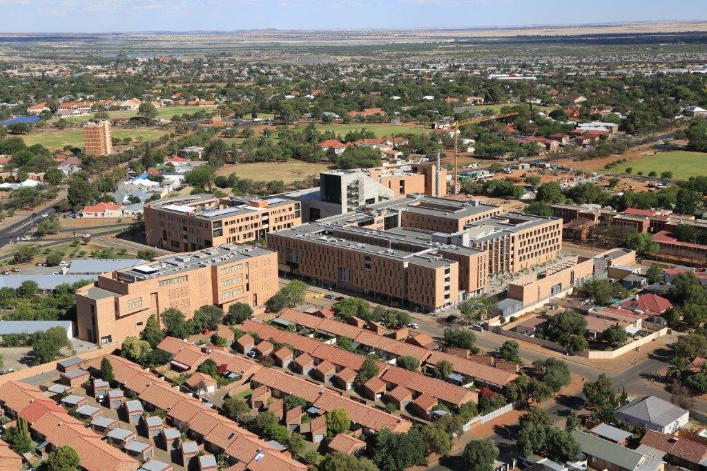 SPU'S DRAFT SUSTAINABILITY PLAN: In a recent message, VC Prof Yunus Ballim explains that "the draft Sustainability Plan envisages a total staff growth to 520 by 2024, with academic staff growing to 200 members ... but growth depends on the parallel growth of infrastructure."