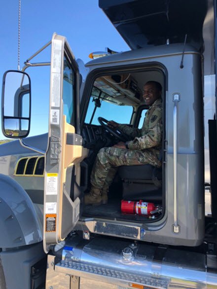 MackDefense's tweet photo. Mack Defense was honored to host BG Gavin A. Lawrence, USA – Commander, DLA Troop Support, CAPT Jacqueline Meyer – Chief, Construction and Equipment Supply Chain, Rob Spadaro – Strategic Sourcing Specialist and 1LT James Clarke – Aide-de-camp DLA Troop Support from DLA 
@DLAMIL https://t.co/djXm8ke2Q6