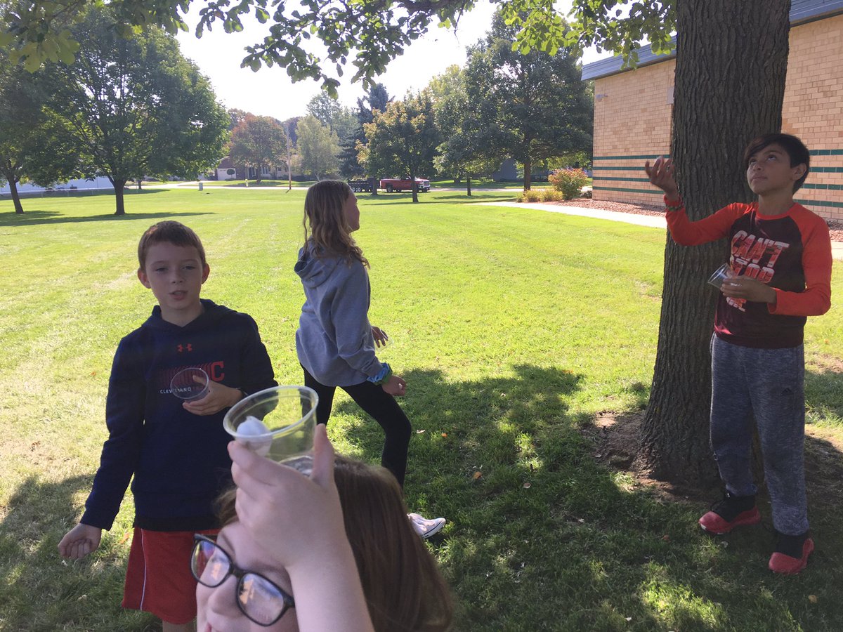 MrsSimacek's tweet photo. Team building fun in 5th grade #ripon5th #mpqtigerway #riponwiproud https://t.co/AaSzTqR0bh