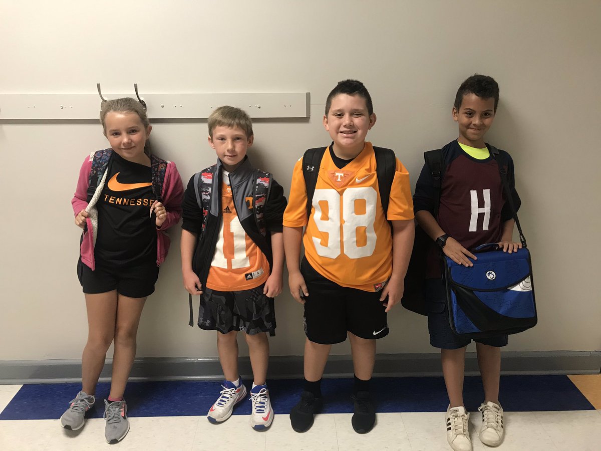 koaks_blair's tweet photo. The Future is so bright for these Coyotes @KCS_Kennedy @KCS_District #PoGWeek2019 #higherlevellearning https://t.co/9689HpKhLb
