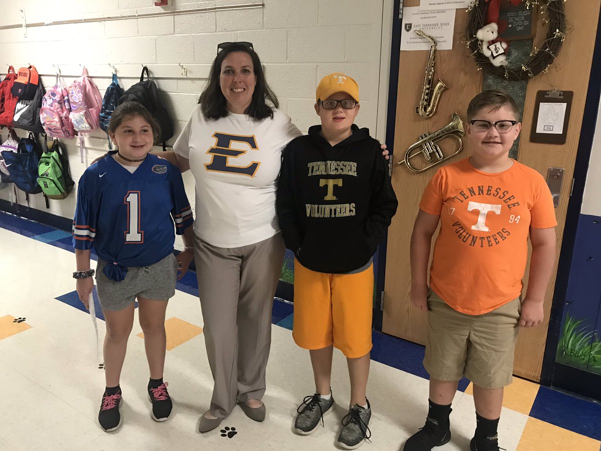koaks_blair's tweet photo. The Future is so bright for these Coyotes @KCS_Kennedy @KCS_District #PoGWeek2019 #higherlevellearning https://t.co/9689HpKhLb