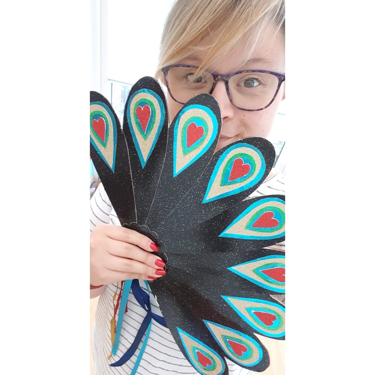 VS_comedian's tweet photo. Came home from work and rehearsed in my conservatory for Saturday 🤘 who says you need a professional studio space 😁
#peacocking #comedy #FemaleComedian #septemberfest #newedit https://t.co/SSDOkQFHeA