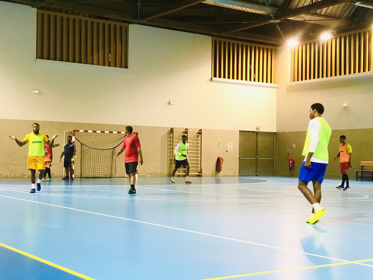 FutsalDevil's tweet photo. ⚽️🥅 Les entraînements s’intensifient avant le début du championnat de la  Ligue Guadeloupéenne de Football saison 2019-2020. https://t.co/oKvlizrfvx