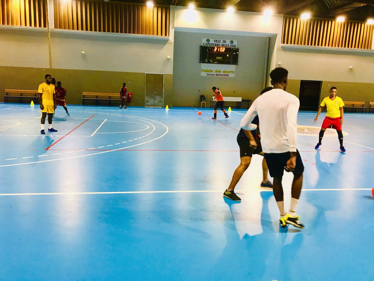 FutsalDevil's tweet photo. ⚽️🥅 Les entraînements s’intensifient avant le début du championnat de la  Ligue Guadeloupéenne de Football saison 2019-2020. https://t.co/oKvlizrfvx