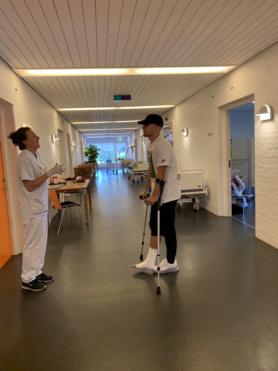 Operation done 😊 no more metal inside my foot now. So happy 🙌🏽 can't wait to be back on the pitch for kyiv ❤️
<a href="/DynamoKyiv/">FC Dynamo Kyiv</a> <a href="/dynamokyiven/">FC Dynamo English</a>