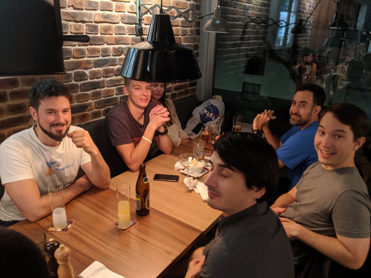 droidconVIE's tweet photo. #droidcon #vienna speakers dinner https://t.co/eRVzVnkOuH
