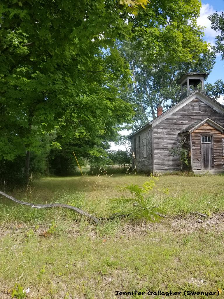 JennyGaSwenyar's tweet photo. Old school house/ church I found in my travels.
#photography #photo #arctecture #urbanexplore #nature #decay #oldschool #Church https://t.co/SZLnIx83o6
