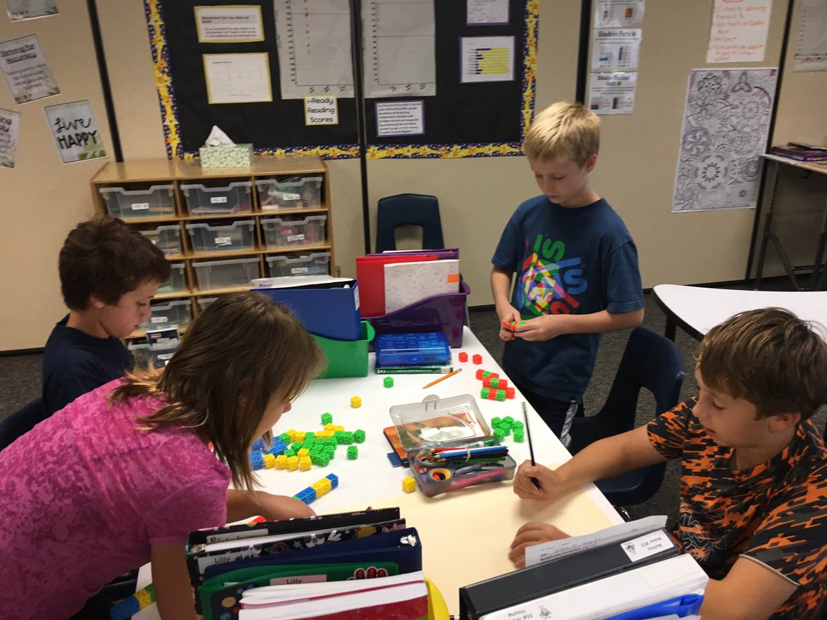 MrsSimacek's tweet photo. Collaborating fun in 5th grade math #riponwiproud #mpqtigerway #ripon5th https://t.co/xXt3hcQOmR