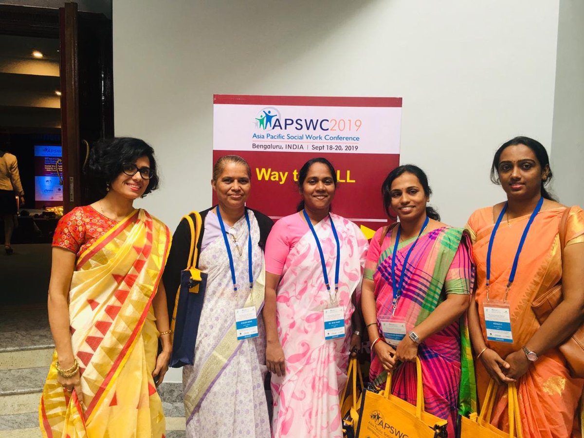 khushbu_msw's tweet photo. Glad to meet my teachers after long time at 25th Asia Pacific Joint Regional Conference - 2019
#apswc2019 #IFSW #IFSW_AP #APASWE #IASSW #NIMHANS #INPSWA #KAPS #BATSW https://t.co/BohrdO459m