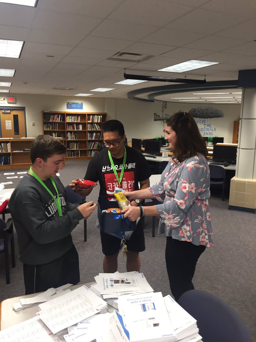LBuesking's tweet photo. #APblitz for Mrs. Brennanβs class! All Falcons weβre wearing their lanyards and hard at work! #falconsALLin @PMHSStuVo https://t.co/DZONs5rG2B