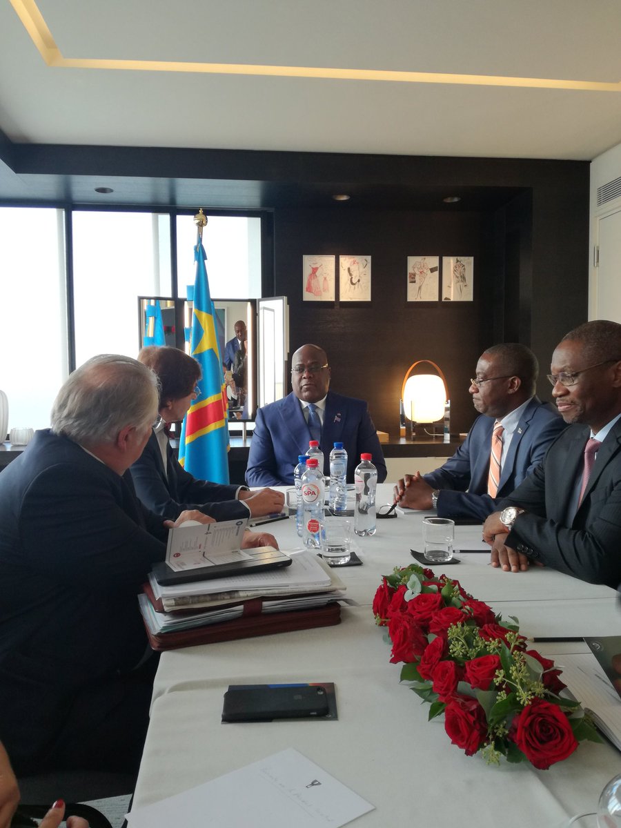 andreflahaut's tweet photo. Rencontre amicale &amp; constructive avec le Président de la #RDCongo Felix #Tshisekedi @fatshi13. Avec @eliodirupo nous avons réaffirmé la #solidarité du @PSofficiel &amp; notre confiance dans le travail mené par l'équipe présidentielle pour améliorer le quotidien de tous les #Congolais https://t.co/jzwnwmW1Oc