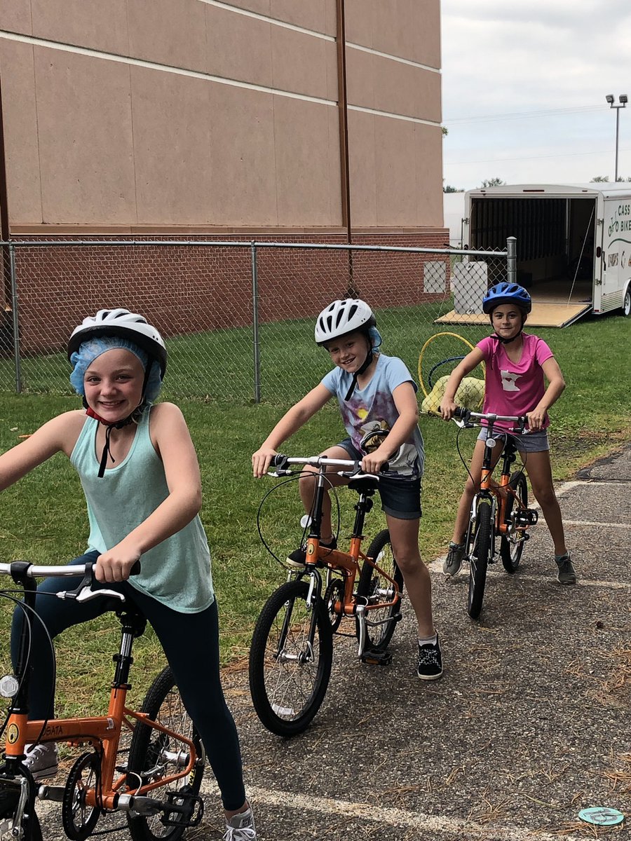 PrideHusky's tweet photo. 3rd and 4th graders getting the chance to learn bike safety and exercise at the same time thanks to the Cass County Bike Fleet. #HuskyPride116 https://t.co/646Asm9X5N