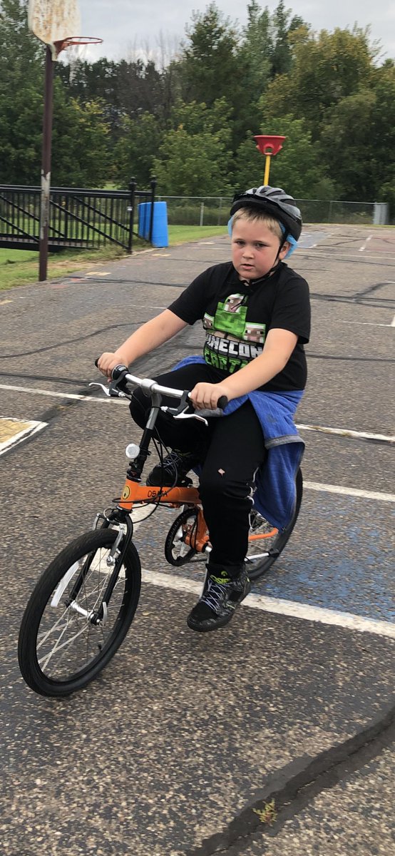 PrideHusky's tweet photo. 3rd and 4th graders getting the chance to learn bike safety and exercise at the same time thanks to the Cass County Bike Fleet. #HuskyPride116 https://t.co/646Asm9X5N
