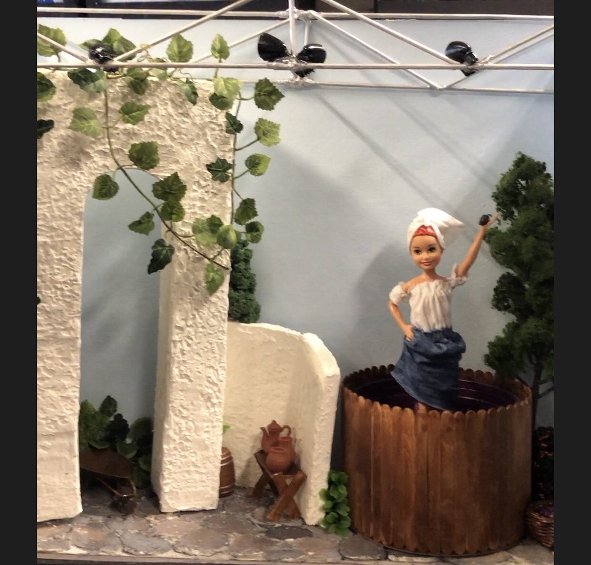 FIDM_Reese's tweet photo. I Love Lucy, do you?! 
@FIDM #FIDMFINALS https://t.co/j9PYJZ50tS