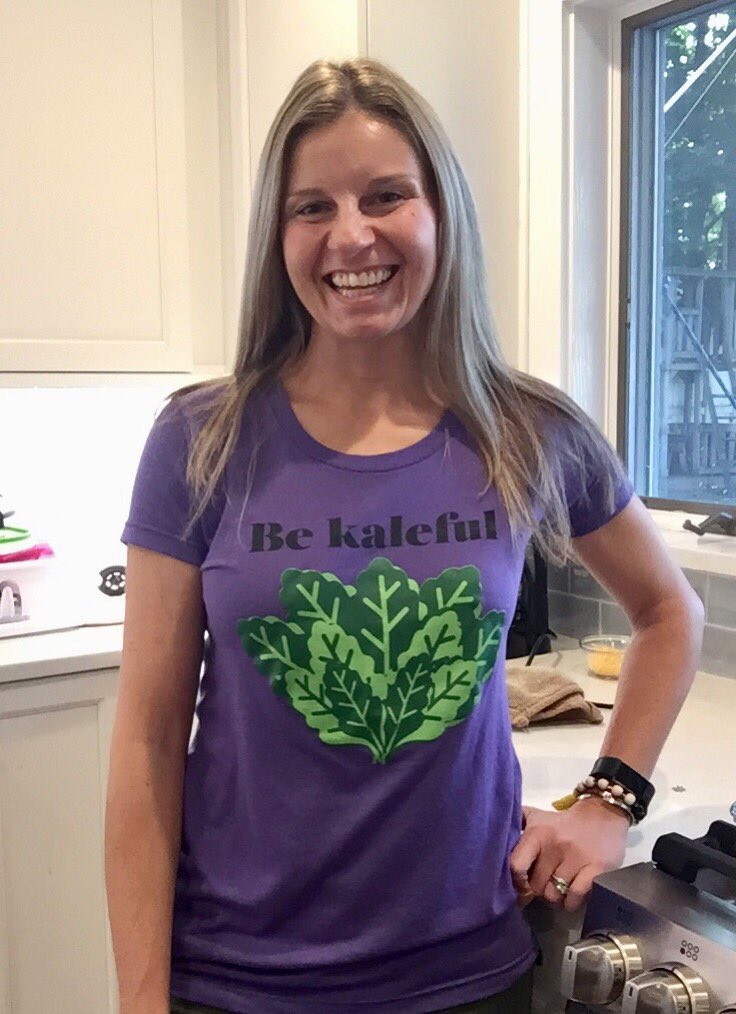 CarlyRD_CDN's tweet photo. Loving my new #BeKaleful #tshirt from @nutrigirl! #KaleYeah #kale https://t.co/5yAuM7adVJ