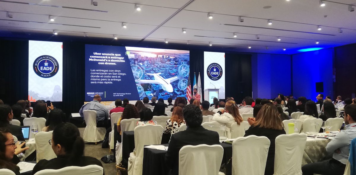 AmChamGT's tweet photo. "El que sigue pensando en el pasado, no puede pensar en el futuro", comenta Sergio Méndez, PBS, #LaborSummit2019 #AmChamGT #TalentoHumano https://t.co/Hh4EcHiqVq