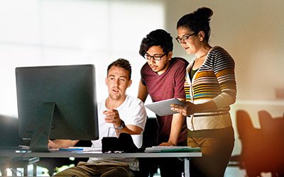 OracleNews's tweet image. Announcing a collaboration that will allow customers to connect their Oracle and third-party applications with @Box #OOW19 ora.cl/q8mm4