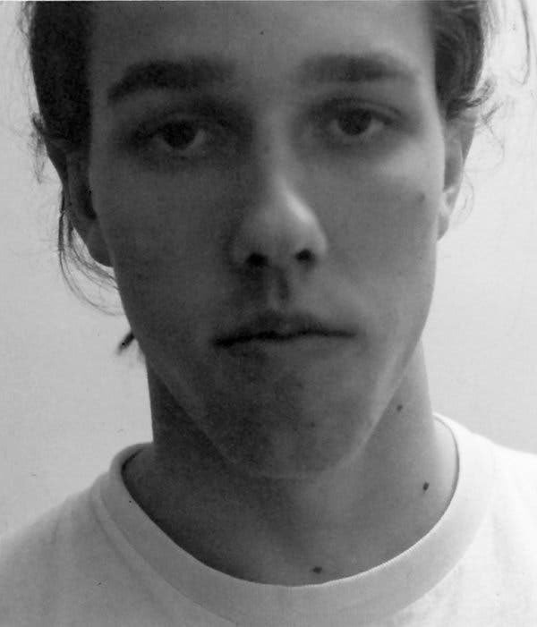 EExMjOjWsAE5SYg?format=jpg&name=900x900