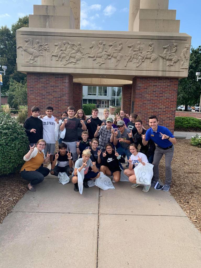 wreagles's tweet photo. The Freshmen took a college visit to @UNKearney today. They had a great tour guide in @wreagles alum Ryan Woitalewicz. He showed them the Loper fingers. Thanks @educationquest #knowhowtogo https://t.co/ozwNuiEuXy