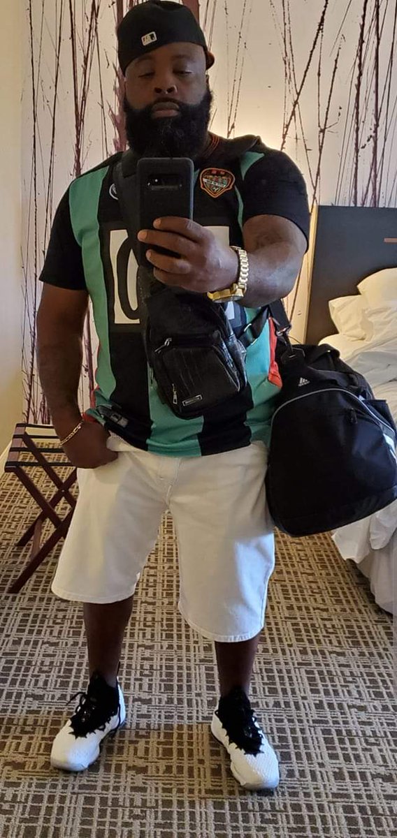 🗣 HAPPY BIRTHDAY TO ME🕺Today a KING👑 was born...I am packed and ready to Go still feeling and looking like im 21💪🏾 it's a blessing for a black man to make it to this age. give me my love Twitter❤ #DIRTYBOYZ #BigPimp