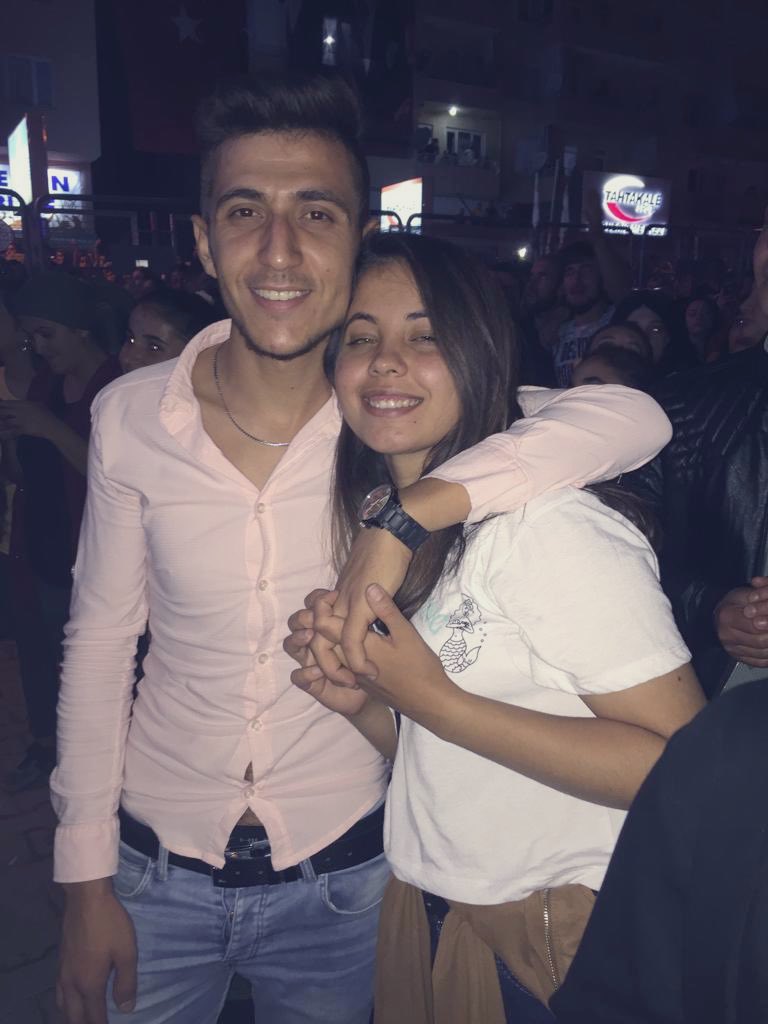 Her ne olursa olsun yanınızda olan bi kardeşiniz varsa çok şanslısınız 😍💕 Bal Kardeş <a href="/muhtesemsiii/">Kadriyeees</a>