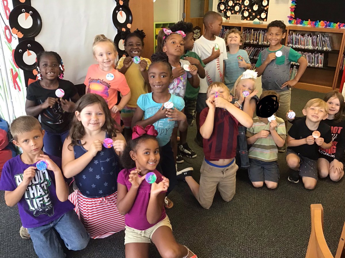 LBintheLIB's tweet photo. Celebrating #DotDay2019 by making buttons to show how we are going to leave our “dot” on the world! @SESWildcats #makerspace @peterhreynolds https://t.co/oeGCT6IkS5