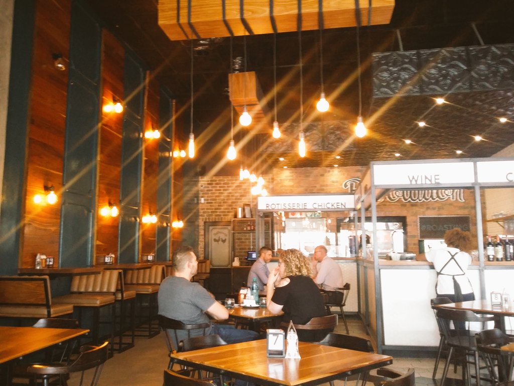 FamousGouws's tweet photo. Pop into Roasting Jacks they said, it will be fun they said....OKAY, Who ever said thay was bloody right! ๐
@JeffSiepman
#RoastingJacks #RoastingRevolution #RotisserieChicken
#FamousGouws
#ManvsMind https://t.co/0KPJ7i6p5v
