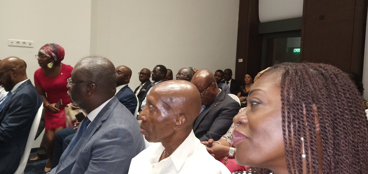 AG_indry_RI9101's tweet photo. Jour 3 de la visite officielle du #Gouverneur Thomas Somé en #CIV225 : réunion commune avec les clubs de #Cocody et #DeuxPlateaux en présence de plusieurs officiels dont le #PDG Yangni NDA https://t.co/ad2b2fbVbG