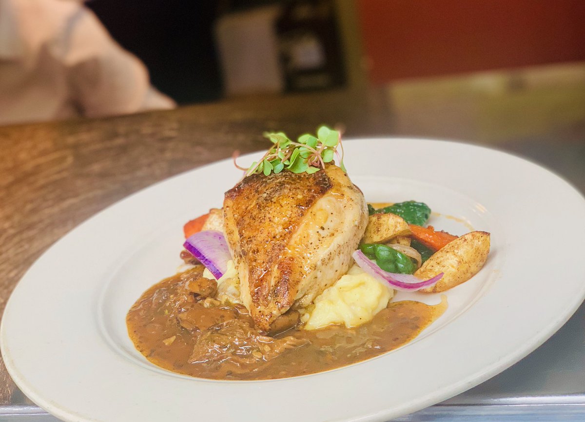 • Chanterelle Chicken • 

Pan roasted jidori chicken breast, parmesan chanterelle mushroom stuffing, Yukon gold mashed potatoes, fall spiced root vegetables, sauce chassuer, and a cider gastrique. 

#wildsagebistro